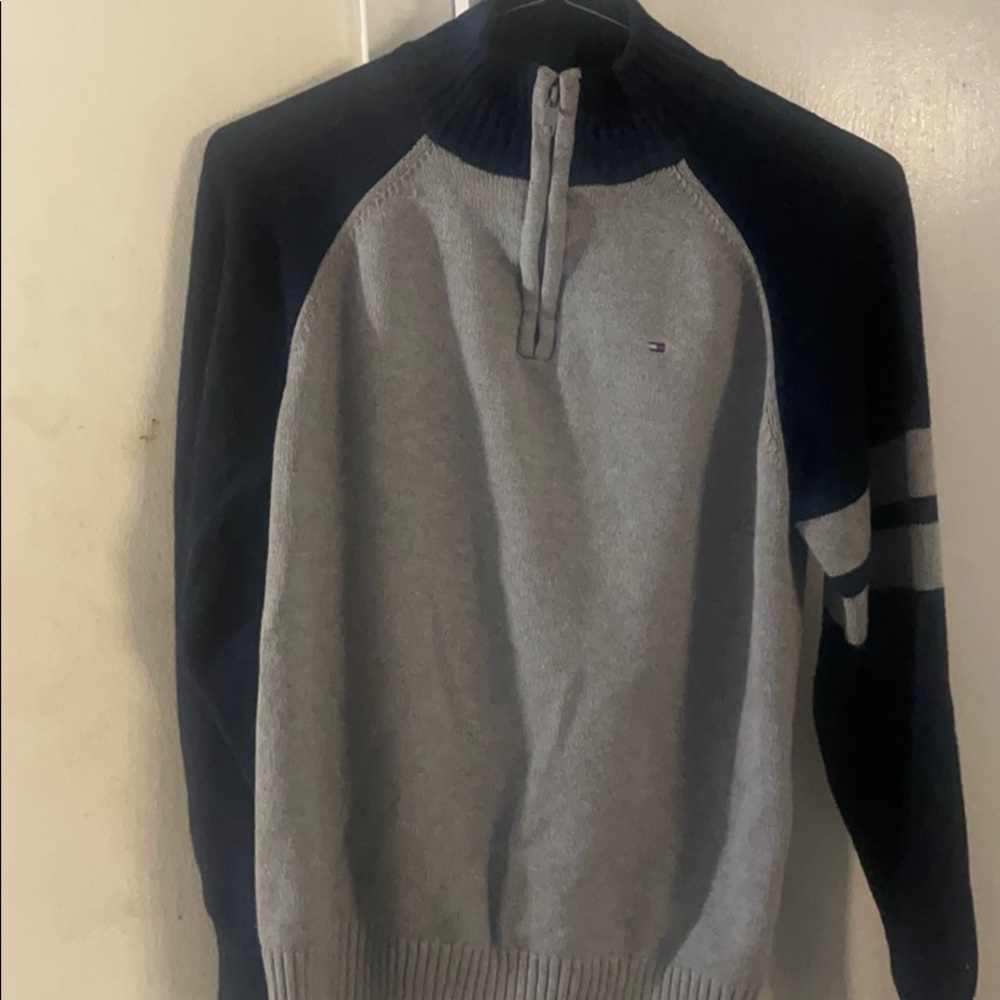 16/18 Tommy Hilfiger sweater